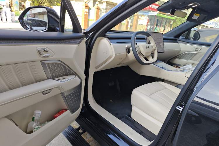 Used ONVO Luxeed L90 2025 Model—Max Seven-Seater Version Driver Seat