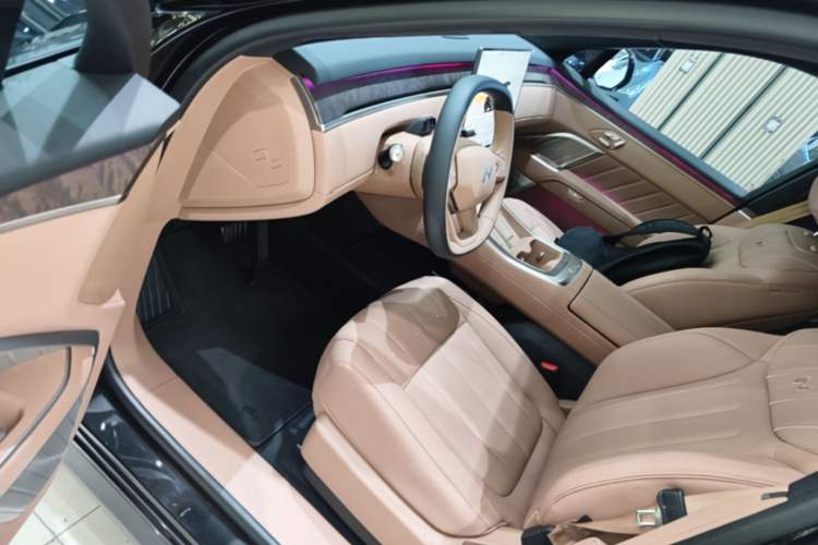 Used ONVO Luxeed L90 2025 Model—Max Six-Seater Version Driver Seat