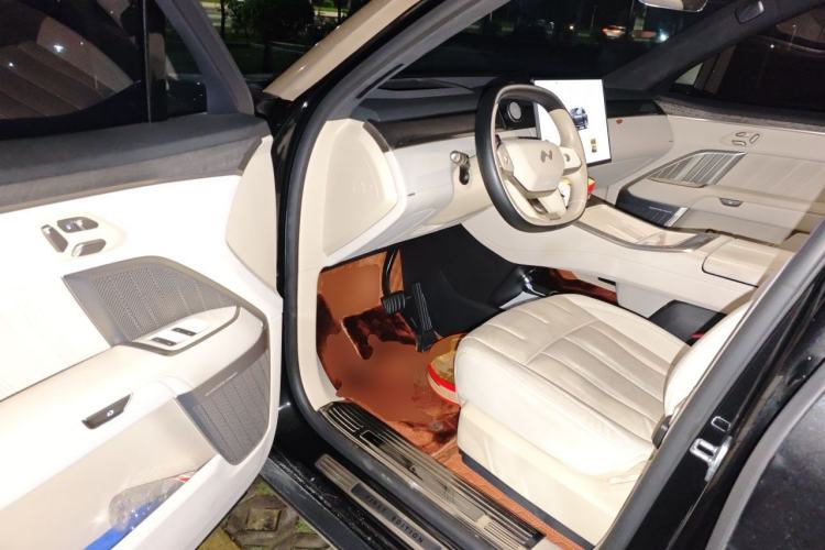 Used ONVO Luxeed L90 2025 Model—Max Six-Seater Version Driver Seat
