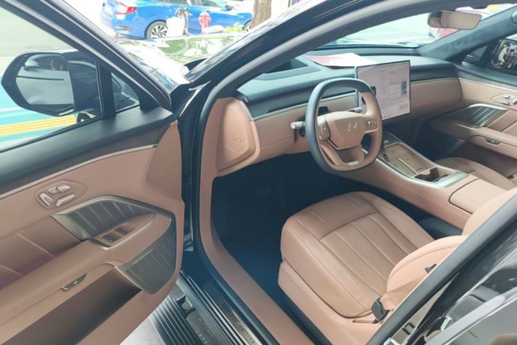 Used ONVO Luxeed L90 2025 Model—Ultra Six-Seater Version Driver Seat