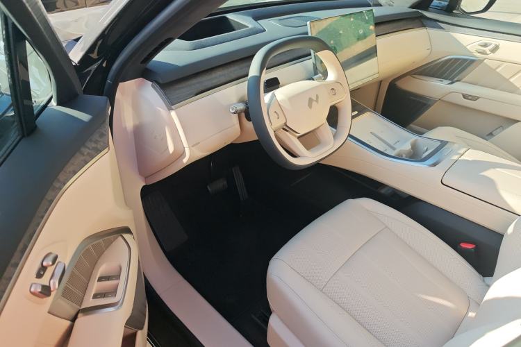 Used ONVO Luxeed L90 2025 Model—Ultra Six-Seater Version Driver Seat