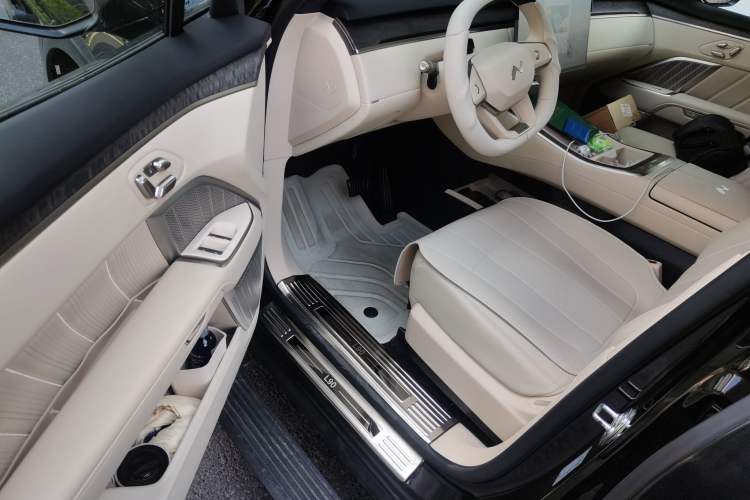Used ONVO Luxeed L90 2025 Model—Ultra Six-Seater Version Driver Seat