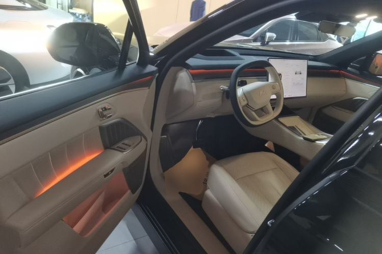 Used ONVO Luxeed L90 2025 Model—Ultra Six-Seater Version Driver Seat
