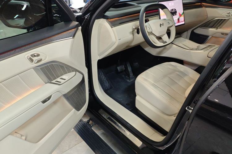 Used ONVO Luxeed L90 2025 Model—Ultra Six-Seater Version Driver Seat