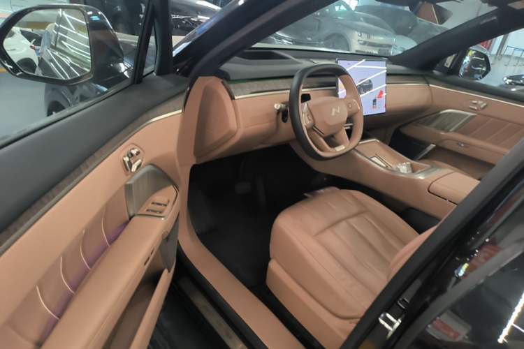 Used ONVO Luxeed L90 2025 Model—Max Six-Seater Version Driver Seat