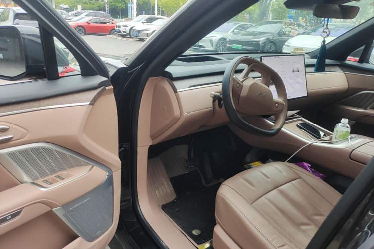 Used ONVO Luxeed L90 2025 Model—Ultra Six-Seater Version Driver Seat