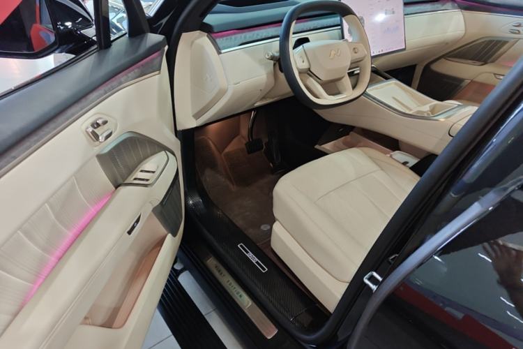 Used ONVO Luxeed L90 2025 Model—Ultra Six-Seater Version Driver Seat