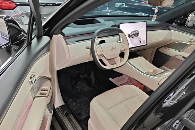 Used ONVO Luxeed L90 2025 Model—Ultra Six-Seater Version Driver Seat