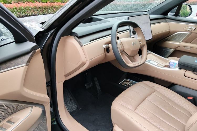 Used ONVO Luxeed L90 2025 Model—Max Six-Seater Version Driver Seat