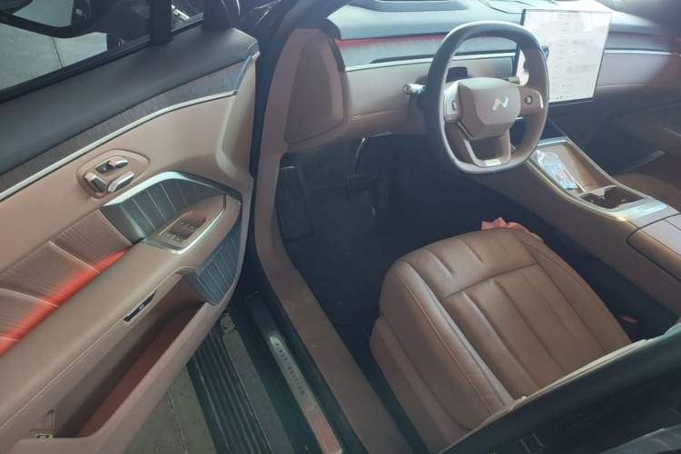Used ONVO Luxeed L90 2025 Model—Ultra Six-Seater Version Driver Seat
