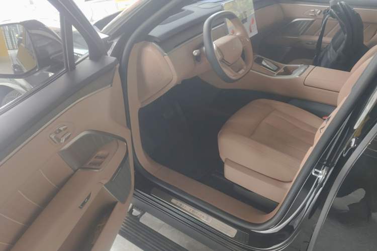 Used ONVO Luxeed L90 2025 Model—Ultra Six-Seater Version Driver Seat