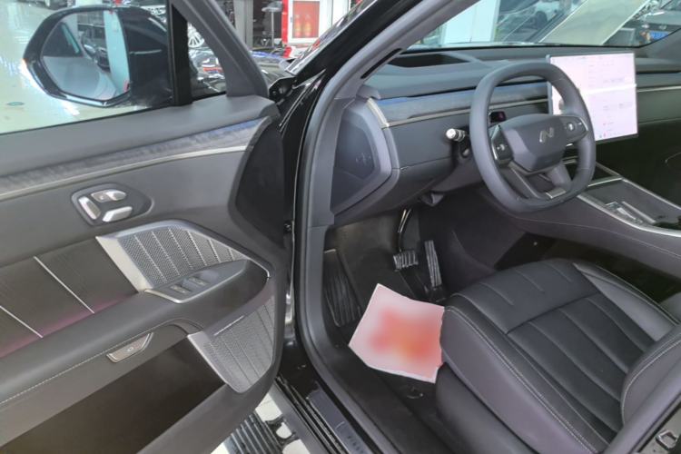 Used ONVO Luxeed L90 2025 Model—Max Six-Seater Version Driver Seat
