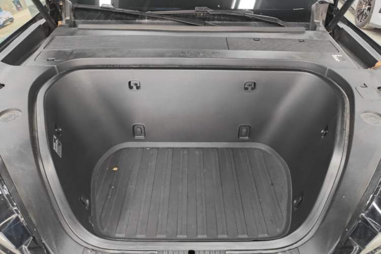 Used ONVO Luxeed L90 2025 Model Ultra Six-Seater 60-degree Battery Edition Engine Bay