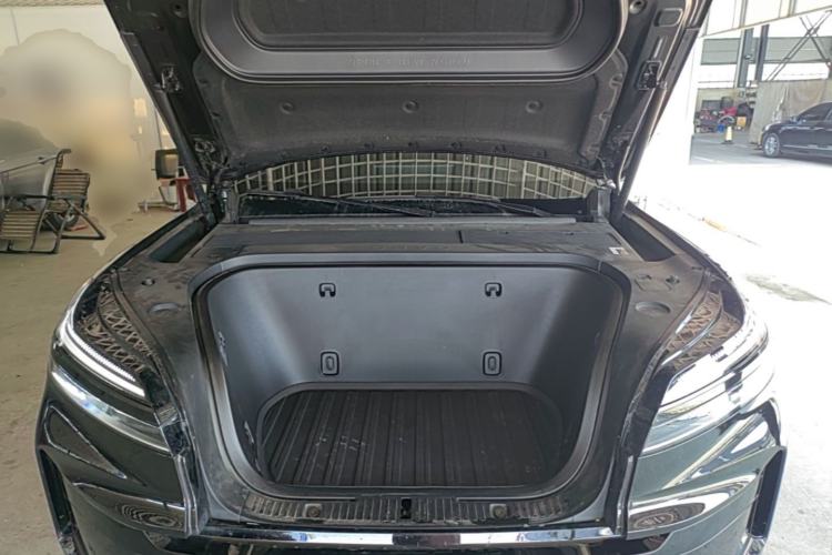 Used ONVO Luxeed L90 2025 Model—Max Six-Seater Version Engine Bay