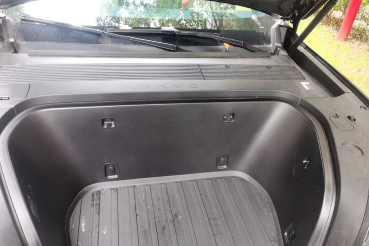 Used ONVO Luxeed L90 2025 Model—Ultra Six-Seater Version Engine Bay