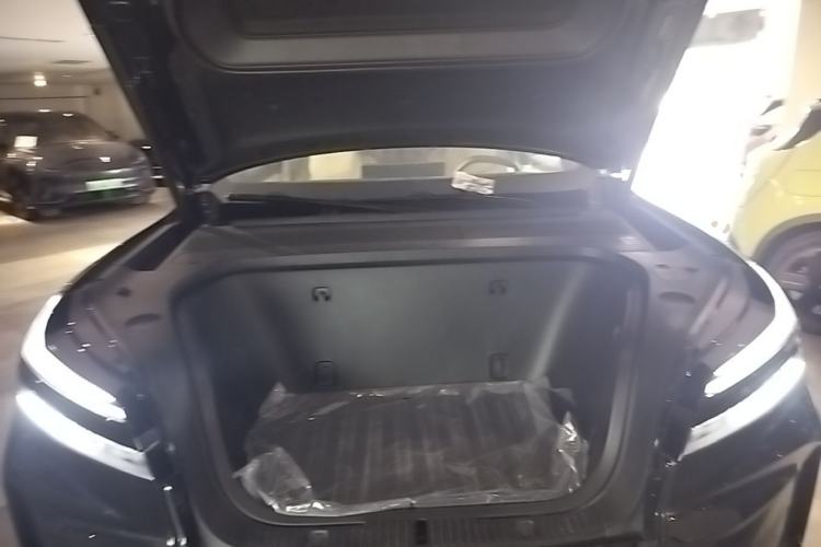 Used ONVO Luxeed L90 2025 Model—Max Six-Seater Version Engine Bay