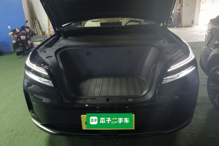 Used ONVO Luxeed L90 2025 Model—Max Six-Seater Version Engine Bay