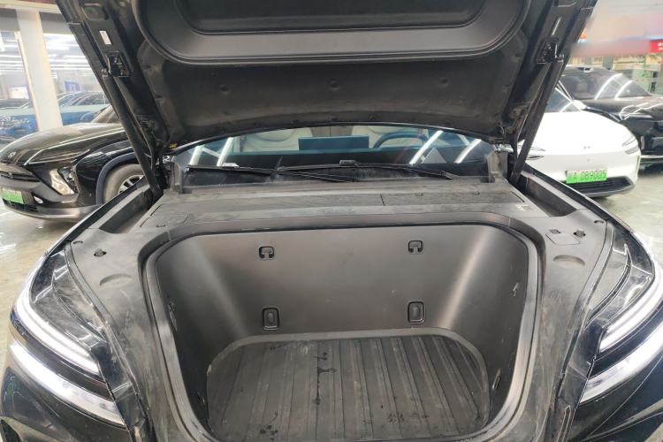 Used ONVO Luxeed L90 2025 Model—Ultra Six-Seater Version Engine Bay