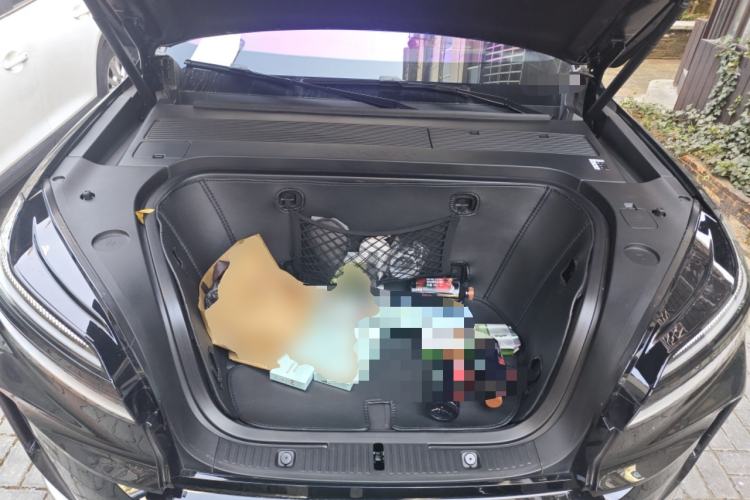 Used ONVO Luxeed L90 2025 Model—Ultra Six-Seater Version Engine Bay