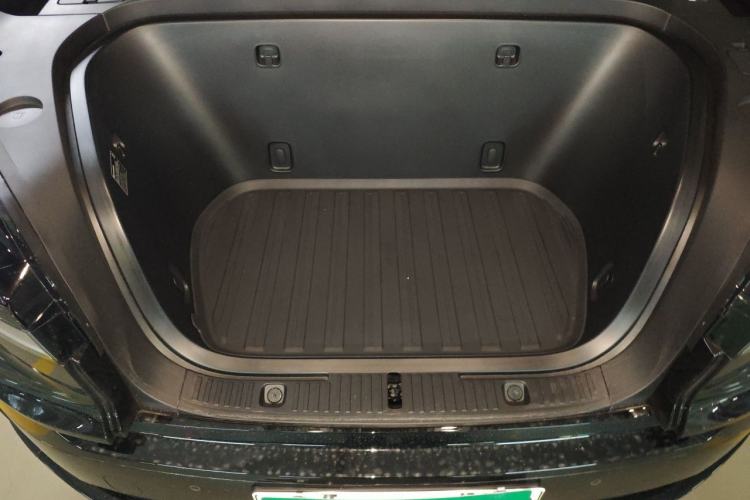 Used ONVO Luxeed L90 2025 Model—Max Six-Seater Version Engine Bay