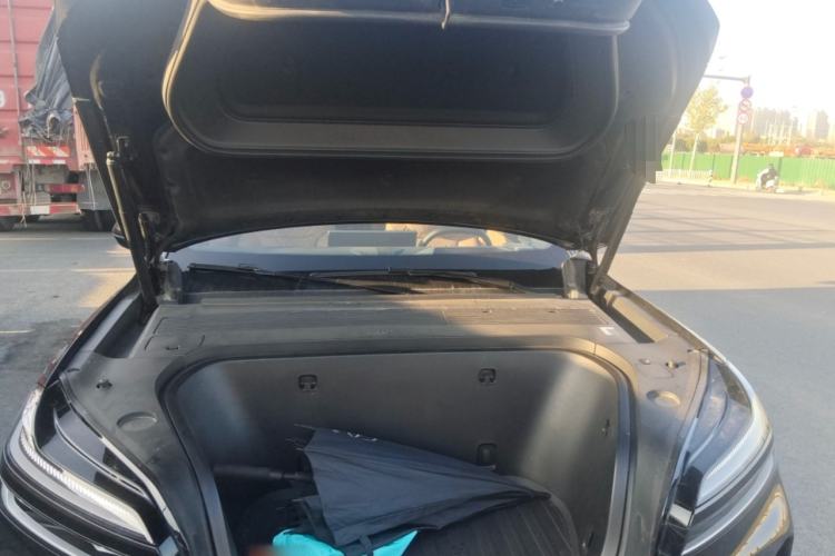 Used ONVO Luxeed L90 2025 Model—Max Six-Seater Version Engine Bay