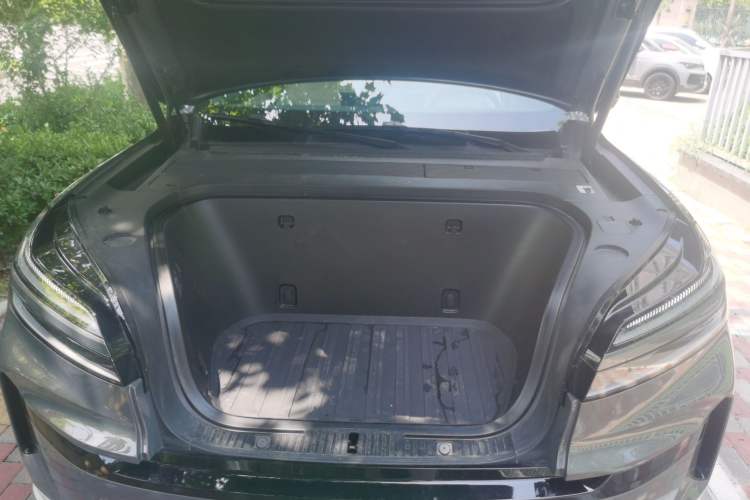 Used ONVO Luxeed L90 2025 Model Max Six-Seater 60-degree Battery Edition Engine Bay