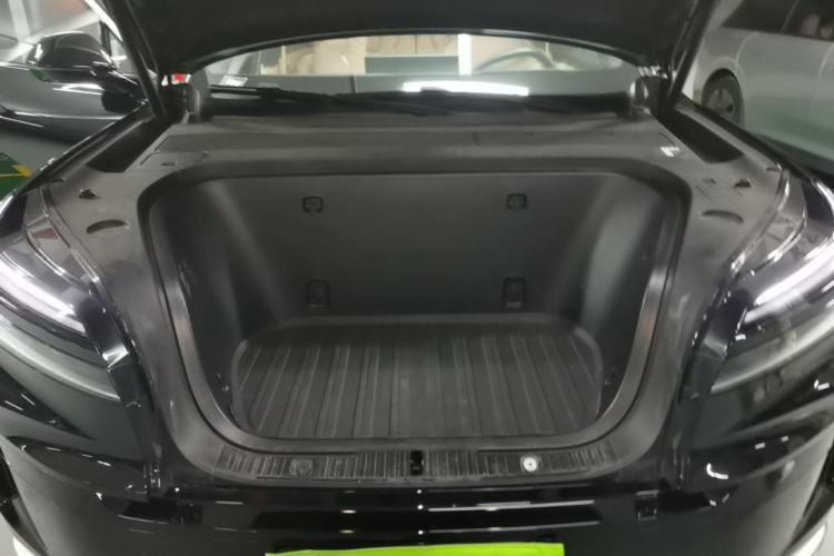 Used ONVO Luxeed L90 2025 Model—Ultra Six-Seater Version Engine Bay