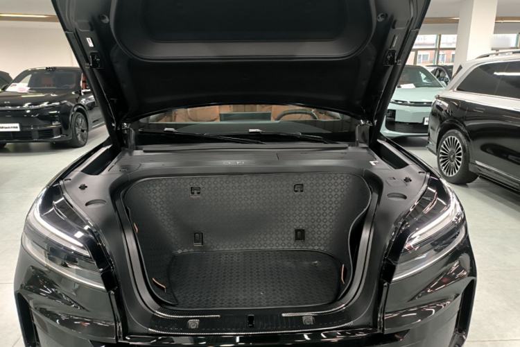 Used ONVO Luxeed L90 2025 Model—Ultra Six-Seater Version Engine Bay