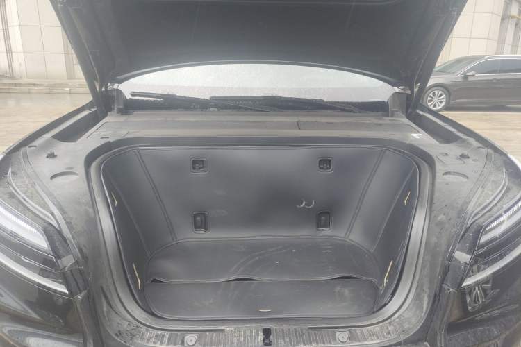 Used ONVO Luxeed L90 2025 Model—Pro Seven-Seater Version Engine Bay
