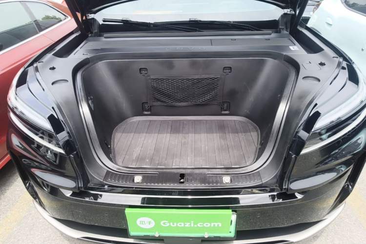 Used ONVO Luxeed L90 2025 Model—Ultra Six-Seater Version Engine Bay