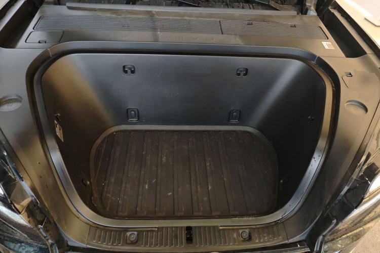 Used ONVO Luxeed L90 2025 Model—Pro Seven-Seater Version Engine Bay