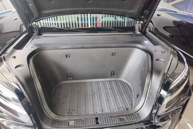 Used ONVO Luxeed L90 2025 Model—Ultra Six-Seater Version Engine Bay