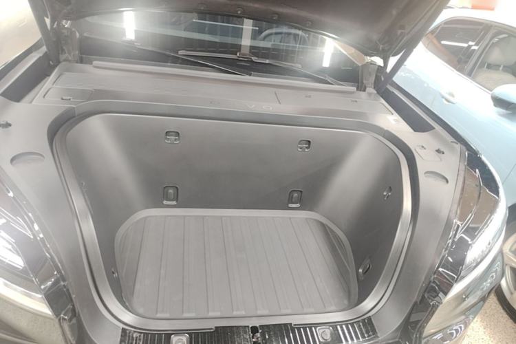 Used ONVO Luxeed L90 2025 Model—Ultra Six-Seater Version Engine Bay