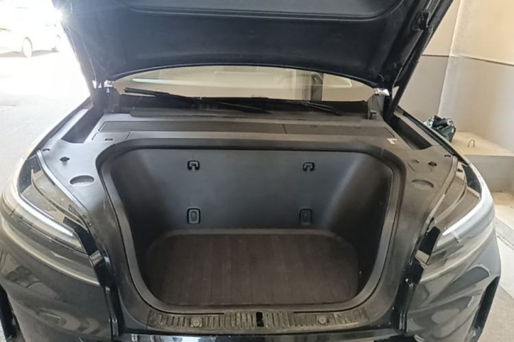 Used ONVO Luxeed L90 2025 Model—Ultra Six-Seater Version Engine Bay
