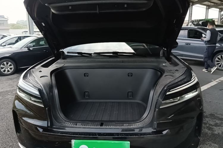 Used ONVO Luxeed L90 2025 Model—Ultra Six-Seater Version Engine Bay