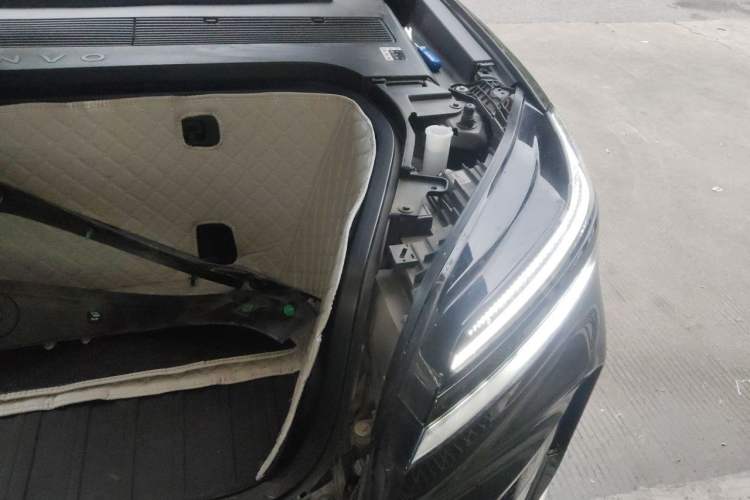 Used ONVO Luxeed L90 2025 Model—Pro Six-Seater Version Engine Bay Left