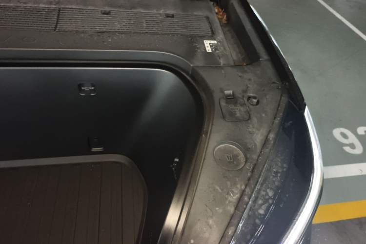Used ONVO Luxeed L90 2025 Model—Ultra Six-Seater Version Engine Bay Left