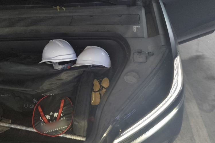 Used ONVO Luxeed L90 2025 Model—Ultra Six-Seater Version Engine Bay Left