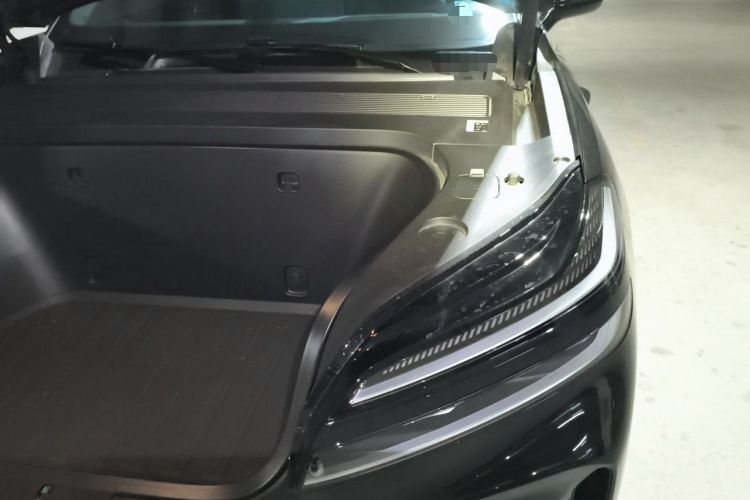 Used ONVO Luxeed L90 2025 Model—Pro Six-Seater Version Engine Bay Left