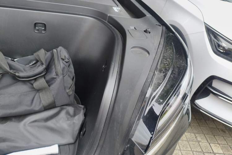 Used ONVO Luxeed L90 2025 Model Ultra Six-Seater 60-degree Battery Edition Engine Bay Left