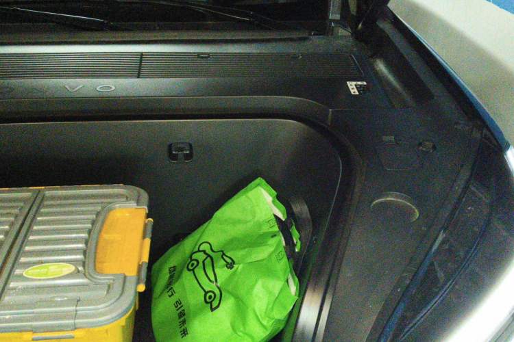 Used ONVO Luxeed L90 2025 Model—Max Six-Seater Version Engine Bay Left