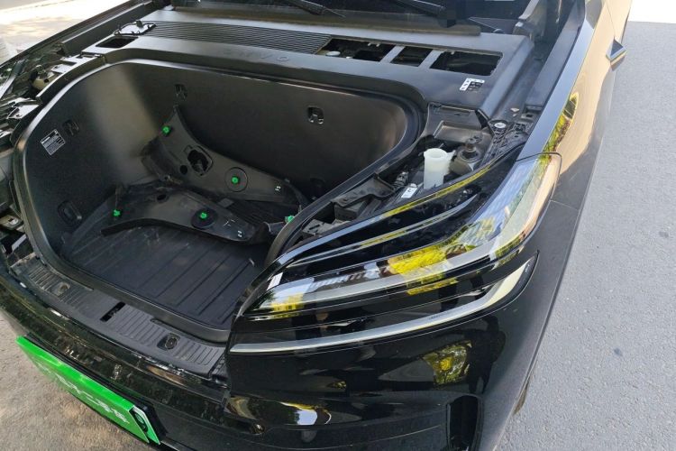 Used ONVO Luxeed L90 2025 Model—Max Six-Seater Version Engine Bay Left