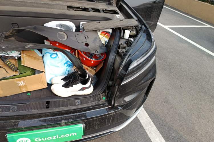 Used ONVO Luxeed L90 2025 Model—Ultra Six-Seater Version Engine Bay Left