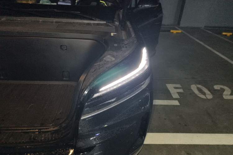 Used ONVO Luxeed L90 2025 Model—Max Six-Seater Version Engine Bay Left