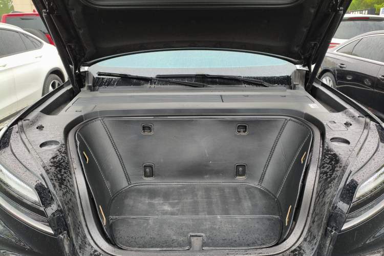 Used ONVO Luxeed L90 2025 Model—Ultra Six-Seater Version Engine Bay