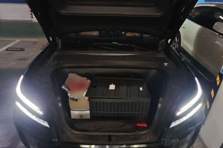Used ONVO Luxeed L90 2025 Model—Max Six-Seater Version Engine Bay