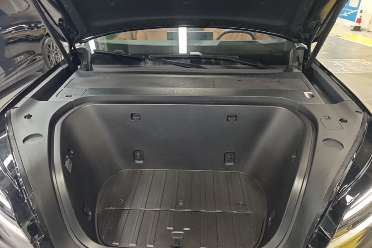 Used ONVO Luxeed L90 2025 Model—Ultra Six-Seater Version Engine Bay