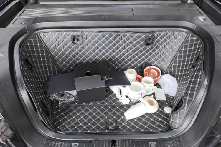 Used ONVO Luxeed L90 2025 Model—Max Six-Seater Version Engine Bay
