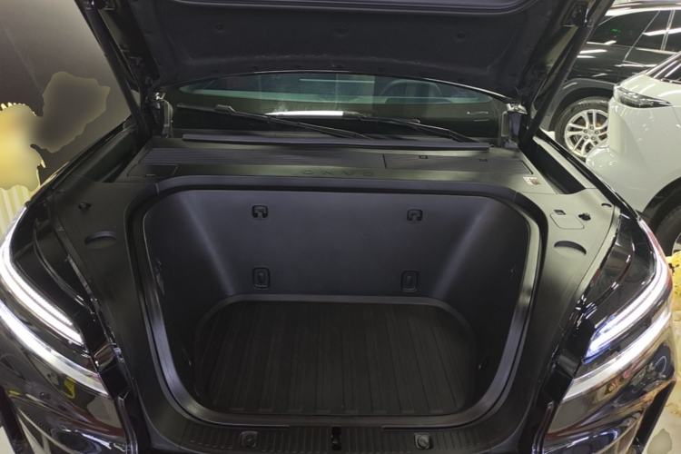 Used ONVO Luxeed L90 2025 Model—Max Six-Seater Version Engine Bay