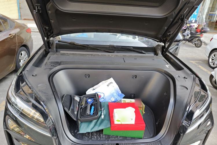Used ONVO Luxeed L90 2025 Model—Max Seven-Seater Version Engine Bay